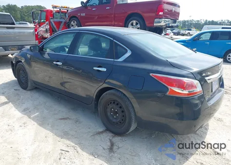 2013 Nissan Altima 2.5 S z USA, uszkodzony, nr VIN 1N4AL3AP7DN504679